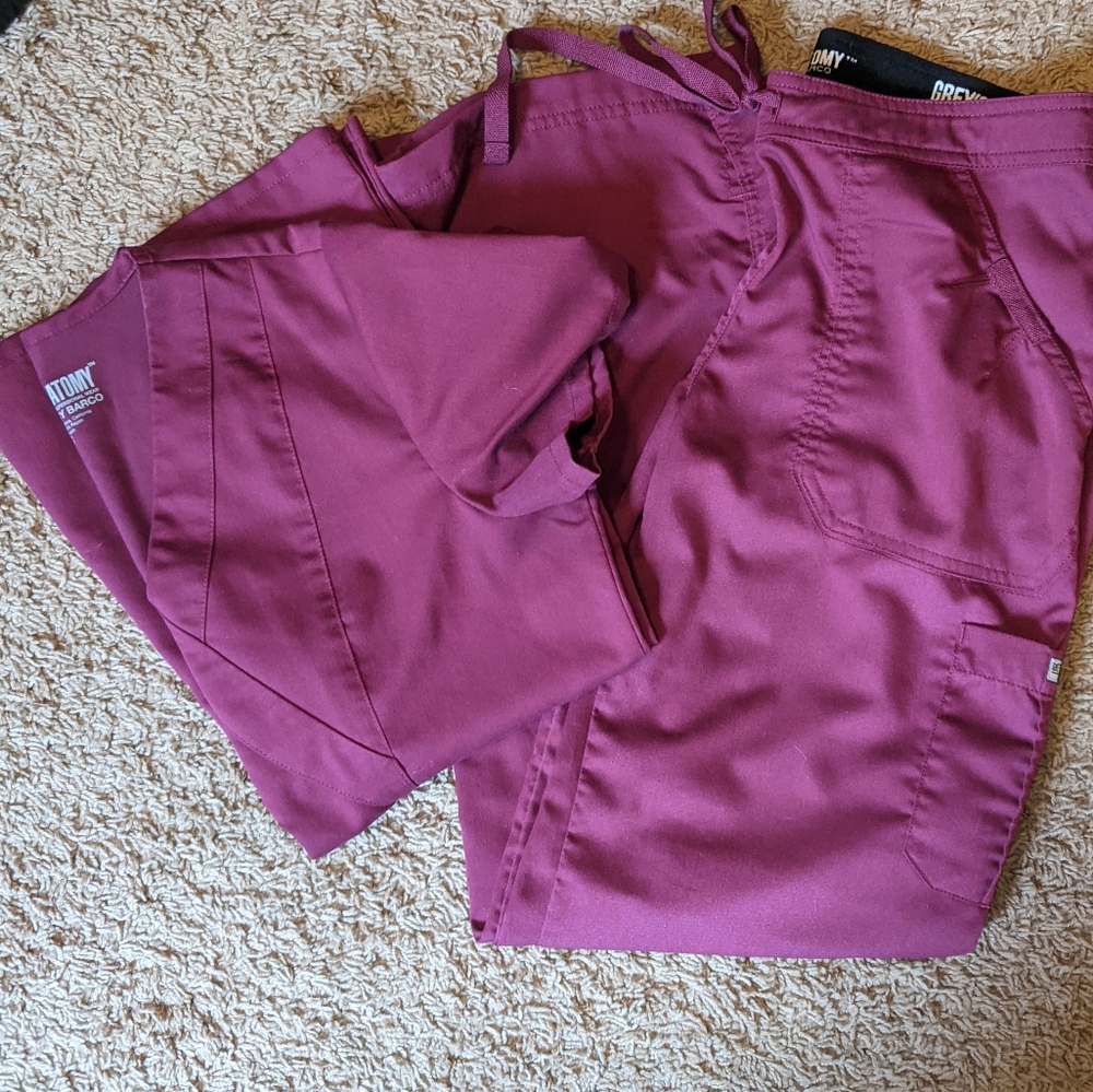 Grey's anatomy wine scrub set small